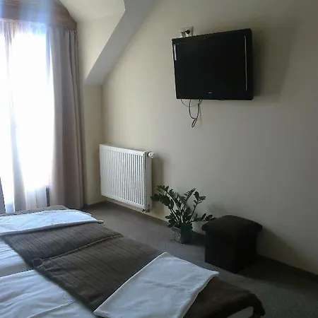 Gæstehus Gyoergyey Kastely Panzio Es Etterem 4*
